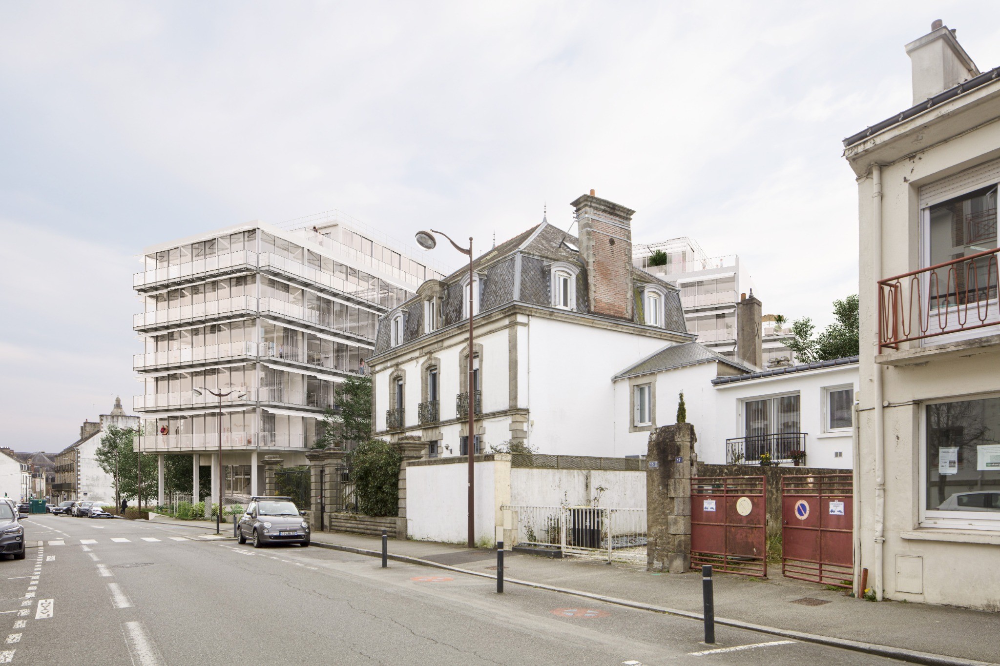 Insertion urbaine — relation aux bâtiments voisins.